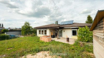 Großzügiges Einfamilienhaus mit Einliegerwohnung, Doppelgarage und Garten