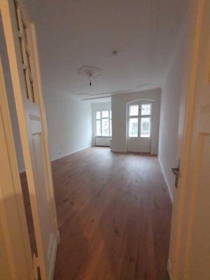 Helle und moderne 2-Zimmerwohnung mit Balkon und Einbauküche in Oranienburg zu vermieten
