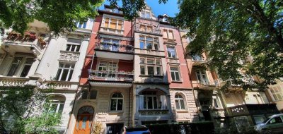 Exklusive 4-Zimmer Wohnung mit EBK, Aufzug