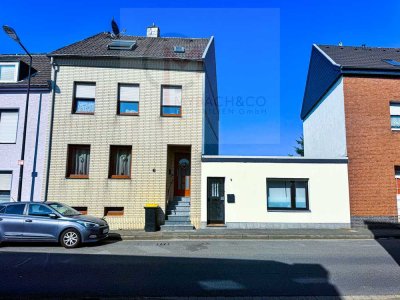 Wohnen, Vermieten, Bauen: 3 Chancen auf einem Grundstück in Düren-Hoven