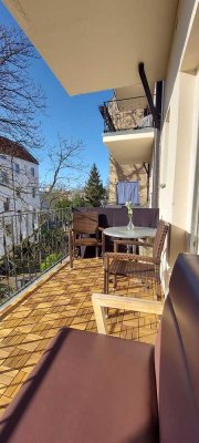 Exklusive 3-Raum-Wohnung mit gehobener Innenausstattung mit Balkon und EBK in Berlin Reinickendorf.