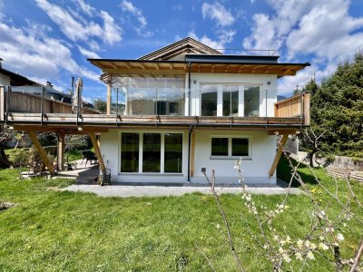 Zweifamilienhaus mit Fluss- &amp; Bergblick (06508)