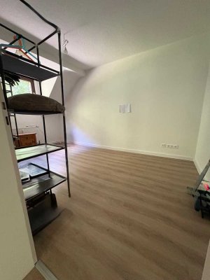 Renovierte Wohnung in 4-Familienhaus