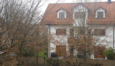 3-Zi.-DG-Whg. mit Bergblick in gepfl. 6-Fam.-Haus, SW-Balkon, TG, Pliening, bei Poing