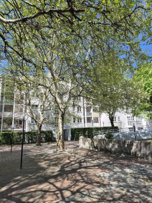 Ruhige und gehoben renovierte 2-Zimmer-Wohnung mit Balkon in Ottobrunn