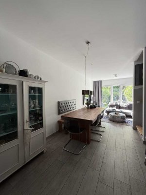 Familienfreundliches 6-Zimmer Reihenhaus mit Garten in Toplage von Alt-Osdorf
