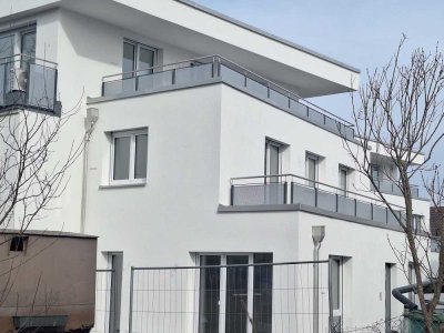 **Erstbezug** Traumhafte 3 Zi.-Dachterrassenwhg. mit EBK und 2 TG-Stpl. in Neufahrn (S1)