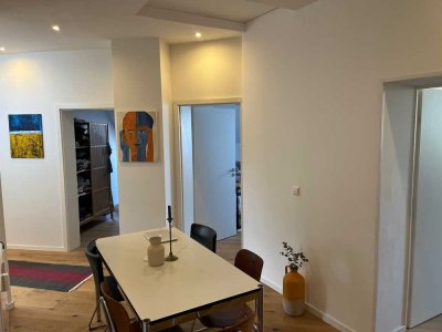 Blick auf den Dom, schöner Altbau Dachgeschoßwohnung