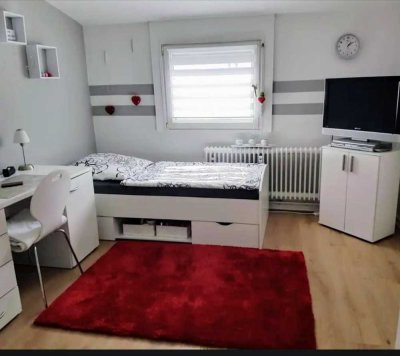 Helle, 4-Zimmer-DG Wohnung mit EBK