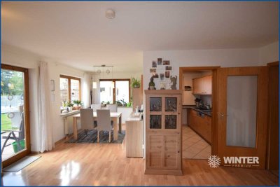 Helle 3-Zimmer Erdgeschosswohnung mit Terrasse und zwei Stellplätzen