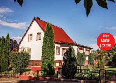 HORN IMMOBILIEN++ Burg Stargard, Einfamilienhaus mit Garage und geschlossener Veranda, Randlage