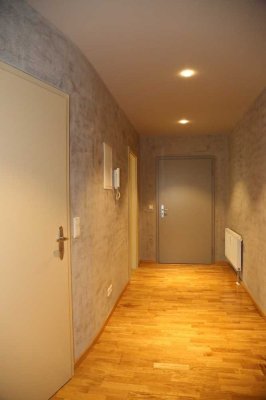 3-Zi-Wohnung mit Parkettboden und Balkon sowie schicker Einbauküche!