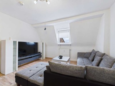 Charmante Dachgeschosswohnung mit Gemeinschaftsgarten – Ideal für Singles & Paare!