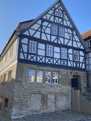 Großzügige 2,5 Zimmer Wohnung Fachwerkhaus Innenstadt Neuenstein