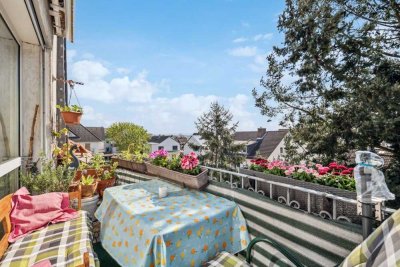 Rüdesheim zentrumsnah, aber ruhige Lage: Sehr schöne Eigentumswohnung mit Balkon & Tiefgaragenplatz