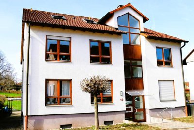 Sonnige, helle, 3,5 Zimmer Hochparterre-Wohnung mit EBK in KA-Stupferich
