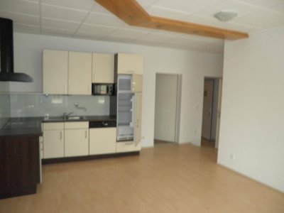 PROVISIONFREI! Schöne Stadtwohnung mit 1 Schlafzimmer und 2 Kinderzimmer