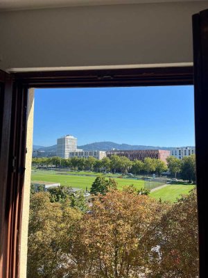 Charmante 1,5-Zimmer Wohnung im 5. OG mit Garage in Freiburg-Betzenhausen