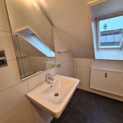 Gepflegte 2-Zimmer Dachgeschosswohnung in Karlsruhe-Neureut