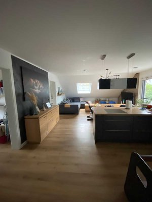 Neuwertige 4-Zimmer Wohnung mit Balkon in Bad Lippspringe