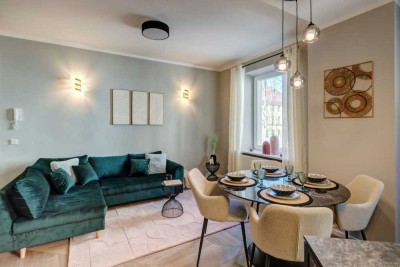 Provisionsfrei! Traumhaft sanierte 4-Zimmer-Altbauwohnung in bester Innenstadtlage