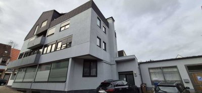 Große Renovierte 2 Zimmerwohnung mit Balkon und Einbauküche sowie PKW-Stellplatz in KL-Otterberg