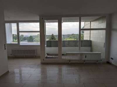 Blick ins Grüne, 3 helle Zimmer, EBK, Schwimmbad & Sauna, Aufzug, Loggia Neubezug n. Modernisierung