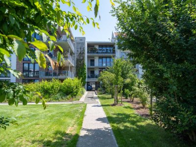 Wohnen im Park - helle 2-Zimmer-Wohnung im 2.OG mit Blick ins Grüne
