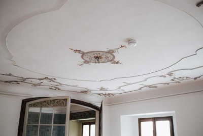 Altbauwohung im Schloss: Erstbezug nach Generalsanierung