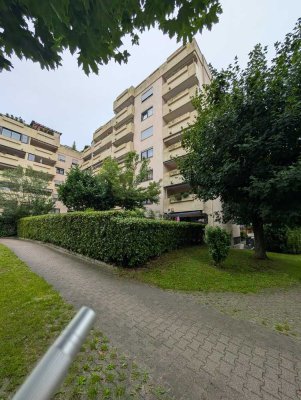 Sehr schöne 4 Zimmer-Wohnung im 1. Obergeschoss