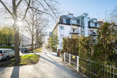 Nymphenburg: Lichtdurchflutete 3-Zimmer-Wohnung mit traumhaften Naturblick zum Erstbezug