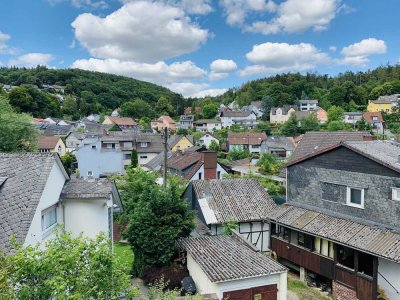 Modernisierte Dachgeschosswohnung mit zwei Zimmern, Bad und Einbauküche in Schlangenbad-Wambach