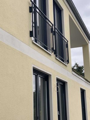 Wunderschöne 4 - Zimmer Maisonettewohnung mit Terrasse und Gartenmitbenutzung DHH
