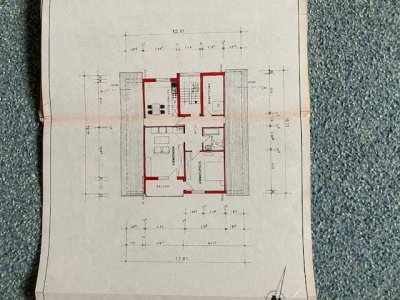 Helle und ruhige 2,5-Zimmer-Dachgeschosswohnung mit Balkon und Einbauküche in Steinheim
