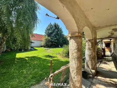 Sanierungsbedürftiger Bauernhof mit großem Grundstück, Stallungen und Stadl – ländlicher Charme mit viel Potential!