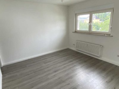**Frisch renoviert!!~ Helle Zwei-Zimmerwohnung mit modernem Badezimmer*~