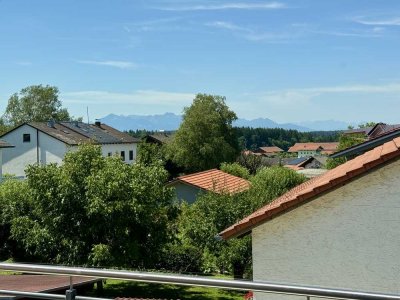 *** Traumhafte Dachgeschoss-Wohnung großem Südbalkon und Bergblick ***