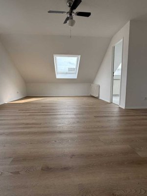 Erstbezug nach Renovierung! Helle 1-Zimmer DG Wohnung in Wörth