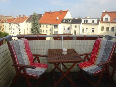 Angebotspreis: Schöne helle 4-Raum-Maisonette-Wohnung mit Balkon in der Südstadt