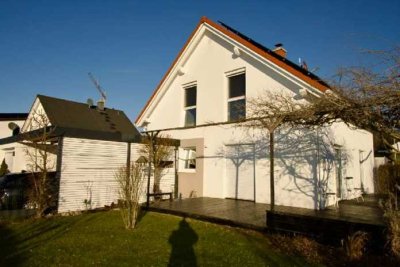 Attraktives Einfamilienhaus mit Garage & Carport