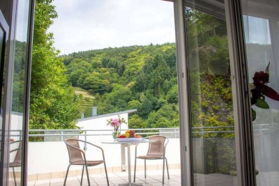Charmante, renovierte 3-Zimmer-Wohnung mit großem Balkon in Bühlertal