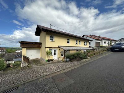 2-Familienhaus-getrennte Eingänge-Garage und Garten