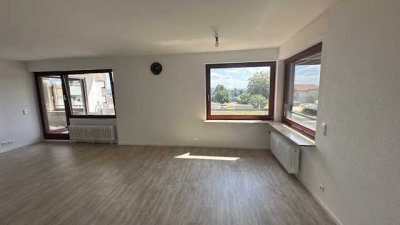 Helle 2-Zimmer Wohnung mit Balkon im 2. OG in Durlangen