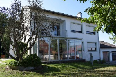 Familienfreundliches, ruhiges 6-Zimmer-Einfamilienhaus mit EBK in Simbach bei Landau