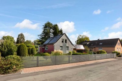 Freistehendes Einfamilienhaus mit traumhaftem Garten mit Erbpacht