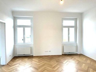 Neu sanierte 3 Zimmer Altbauwohnung in Jugendstilhaus