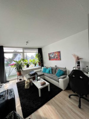 Voll möblierte, gepflegte 1-Zimmer-Wohnung mit Balkon in Langen