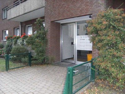 kleine Singlewohnung mit sep. Küche, Kücheneinrichtung u. Balkon:  RESERVIERT !!!
