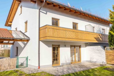Doppelhaushälfte in ruhiger Lage  mit Garten, Garage und Carport!