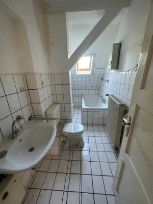 Ruhige DG Wohnung in gepflegtem Haus